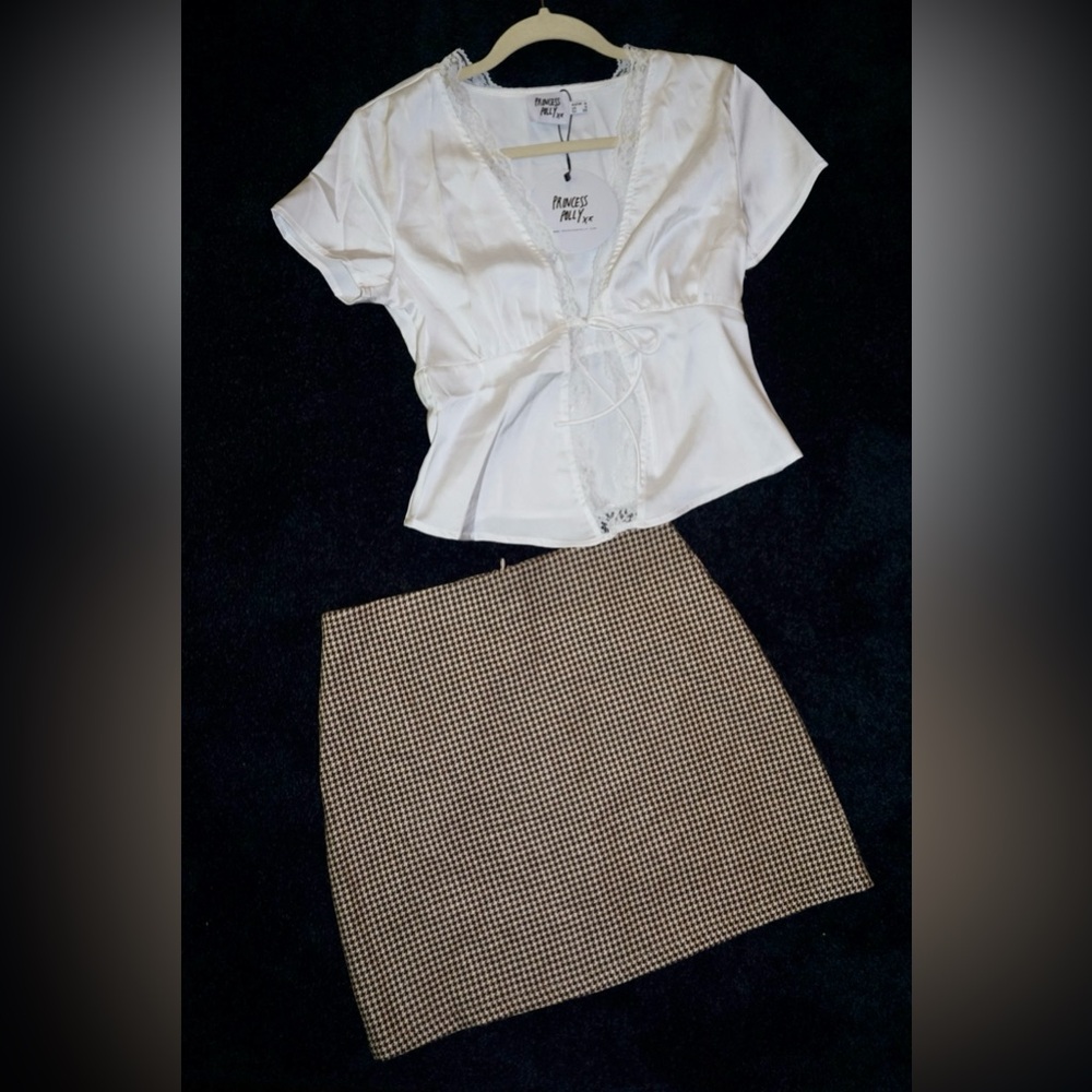 Skirt is size small